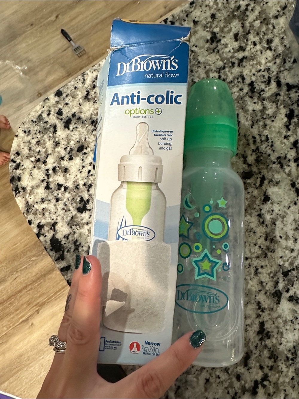 Anti-Colic Baby Bottle - Green slim 8 oz